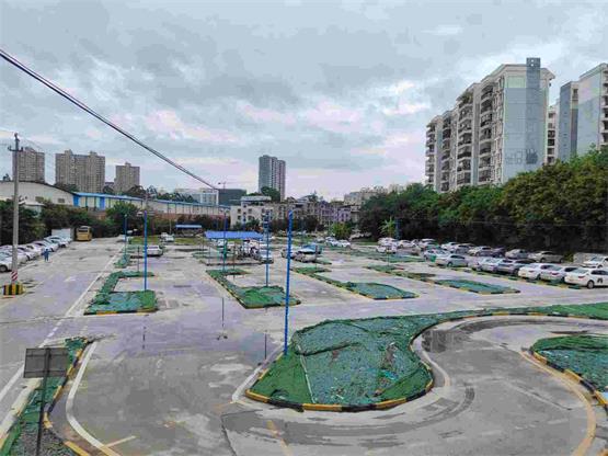 南寧興寧區(qū)永興駕校望州路訓(xùn)練場